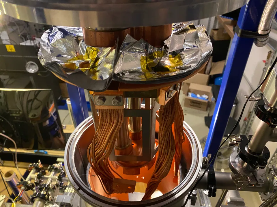 Copper thermal links and the suspended cryogenic cavity assembly